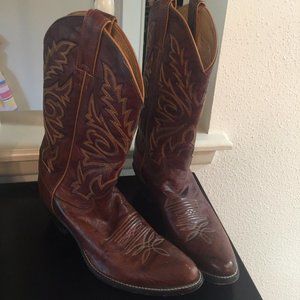 Ladies Western Justin boots Size 8 1/2 B color Brown Great cond~ Leather boots.